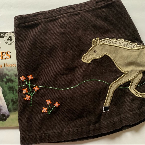 LANDS’ END Horse Skirt & Horse Heroes Book, Equine Bundle, Girls Size 4 - Picture 4 of 10